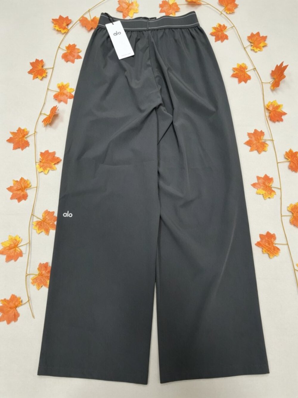 🦈NWT ALO Yoga Dark Grey Trousers Suit Up🤳Regular 30" InSeam - Picture 2 of 6